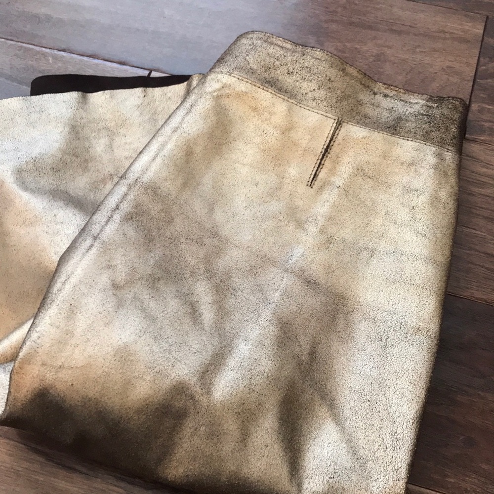 BCBG MaxAzaria Gold leather skirt - Picture 11 of 11